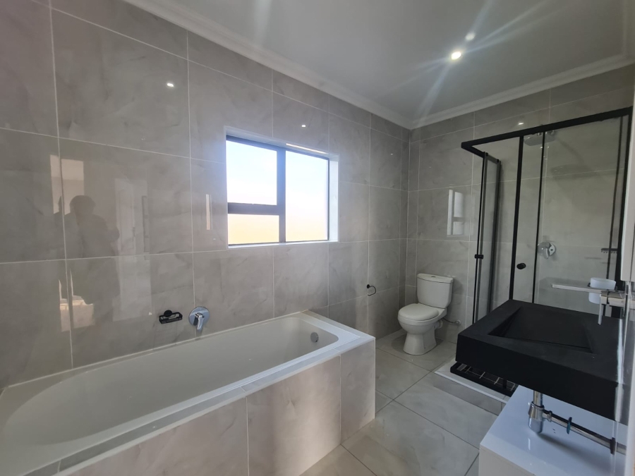 To Let 4 Bedroom Property for Rent in Melodie North West